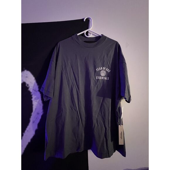 Fear of God ESSENTIALS Crew Neck T-Shirt (*FITS LIKE AN OVERSIZED LARGE*) - Picture 4 of 7